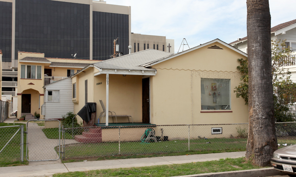 1057-1063 Lime Ave in Long Beach, CA - Building Photo