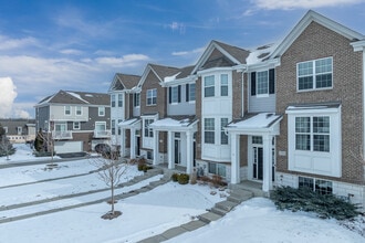 The Square at Goodings Grove in Homer Glen, IL - Building Photo - Building Photo