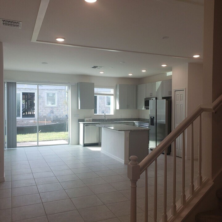 34162 Cinder Wy in Wesley Chapel, FL - Building Photo
