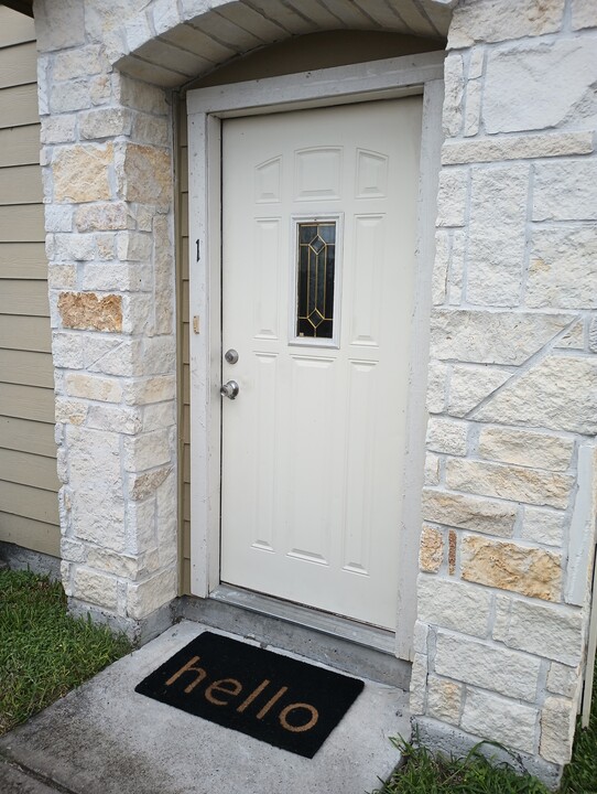 425 Arroyo Vista Ct in Harlingen, TX - Building Photo