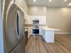 527 W Hyde Park Blvd in Inglewood, CA - Building Photo - Building Photo