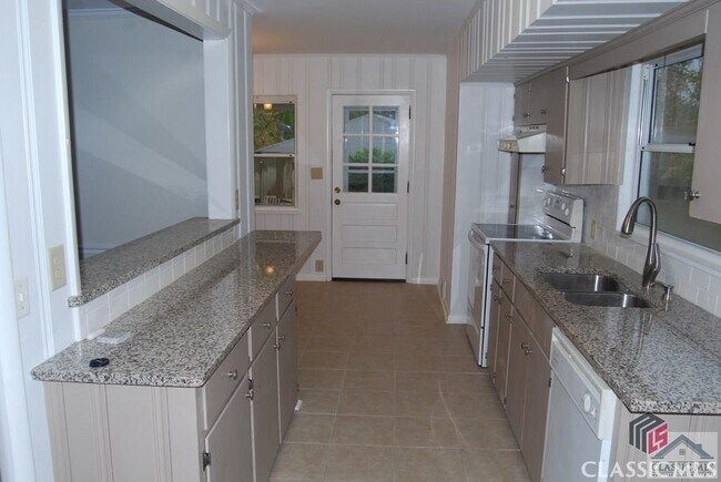 160 Harold Dr in Athens, GA - Building Photo - Building Photo