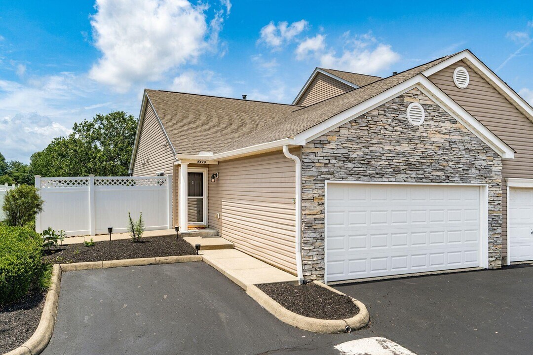 5179 Mantua Dr in Canal Winchester, OH - Building Photo