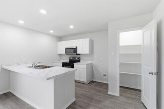 805 Bluffview Dr in Cleburne, TX - Building Photo - Building Photo