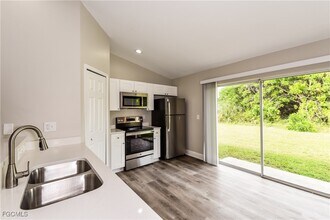 1201 NE 19th St in Cape Coral, FL - Building Photo - Building Photo