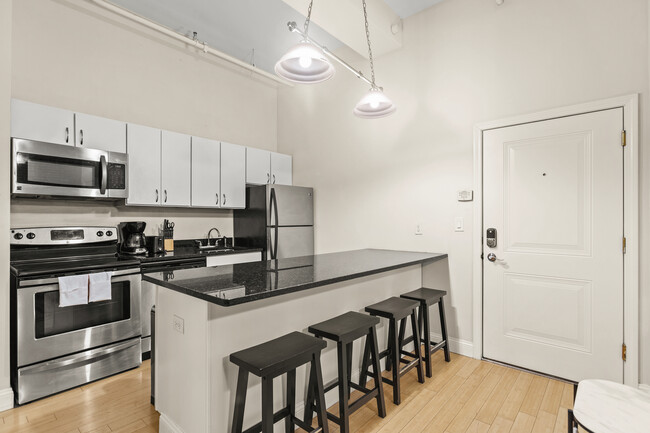 37-43 Temple Place LLC in Boston, MA - Building Photo - Building Photo