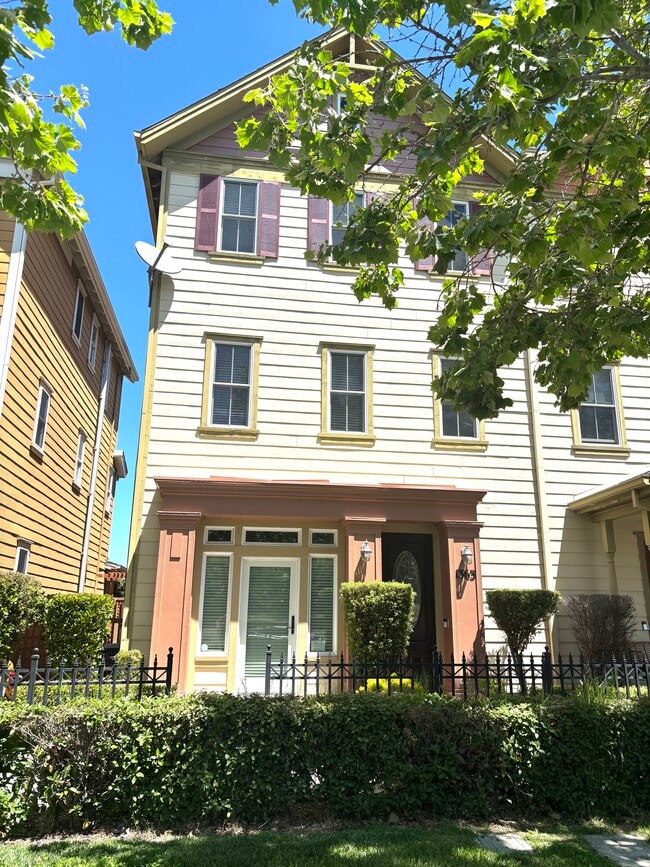property at 1363 Sycamore Ave