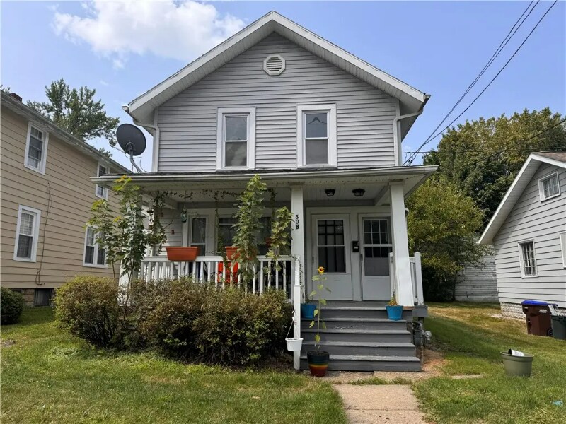 308 Mc Clure Ave in Sharon, PA - Building Photo