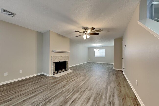 8303 Holmwood Dr in Houston, TX - Building Photo - Building Photo
