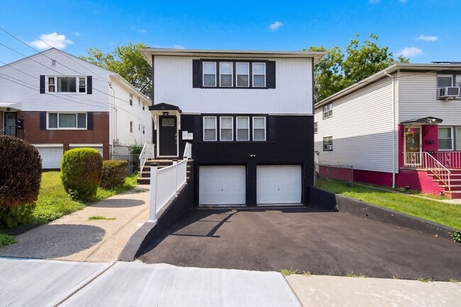 property at 19 Evelyn Ct