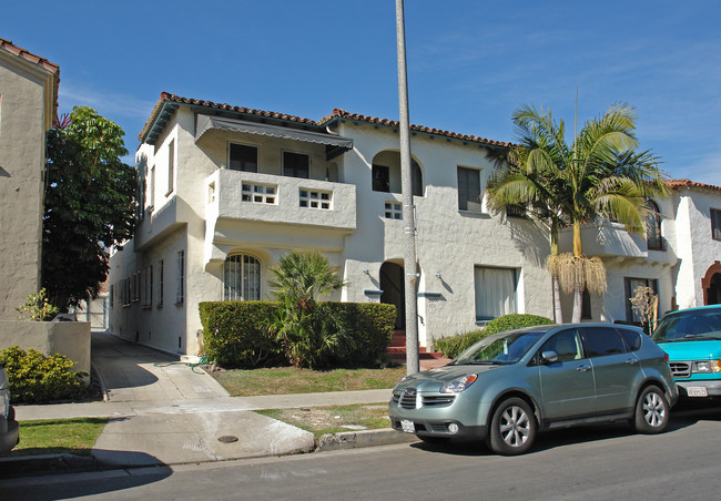 357 N Curson Ave in Los Angeles, CA - Building Photo - Building Photo