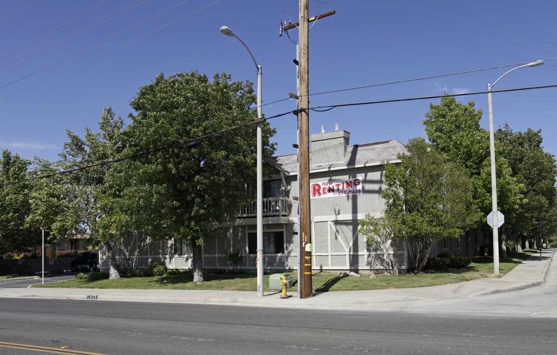 Parkglen Apartments in Palmdale, CA - Foto de edificio