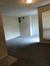 9807 Walnut St in Dallas, TX - Foto de edificio - Building Photo