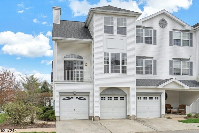 43 Hancock Dr in Morristown, NJ - Building Photo - Building Photo