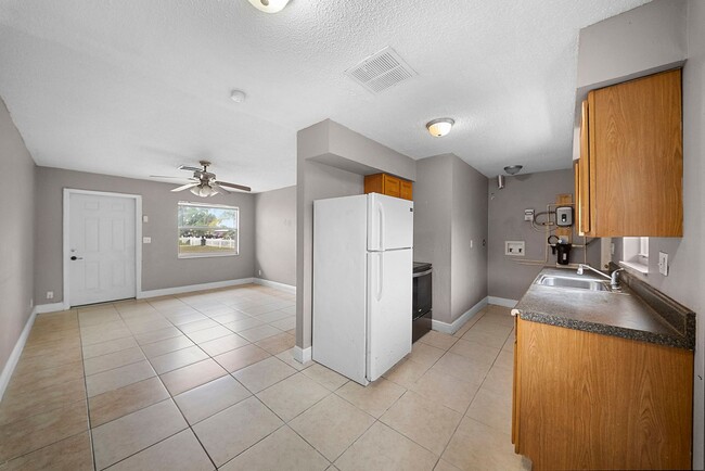property at 5458-5460 Fifth Ave