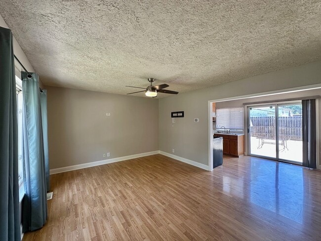220 Hampdon Ct in Bolingbrook, IL - Building Photo - Building Photo