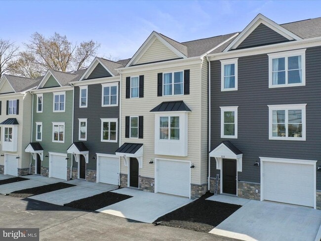 326 W 11th St in Front Royal, VA - Building Photo - Building Photo