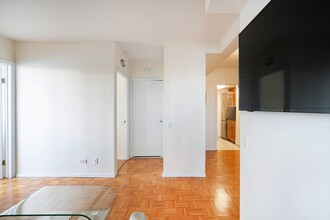 401 E 34th St in New York, NY - Building Photo - Building Photo