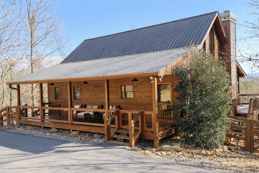 670 The Wds Rd in Mineral Bluff, GA - Building Photo