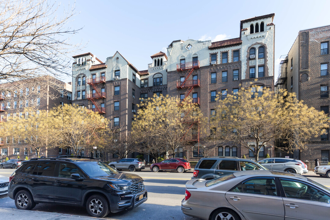 The Cherry Blossom Building in Brooklyn, NY - Foto de edificio