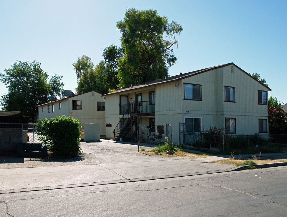 503 S Dearing Ave in Fresno, CA - Foto de edificio