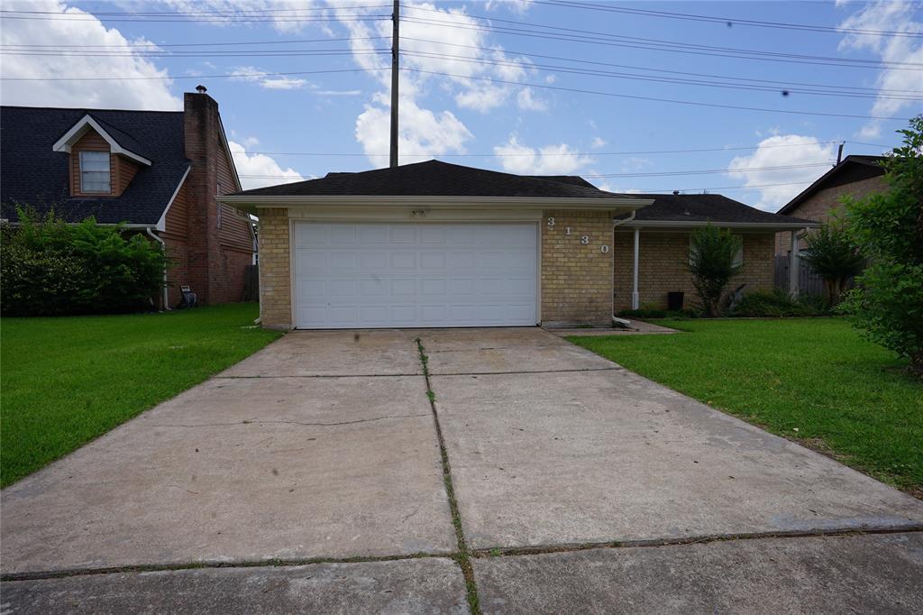 3130 Windmill St in Sugar Land, TX - Building Photo