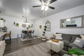 1838 W Eaglewood Dr, Unit R101 in Eagle Mountain, UT - Building Photo - Building Photo