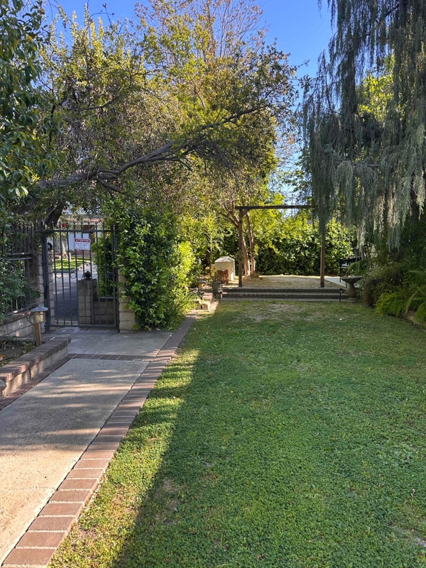 22612 Califa St in Los Angeles, CA - Building Photo - Building Photo