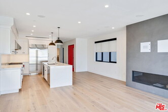 205 28th St in Newport Beach, CA - Building Photo - Building Photo