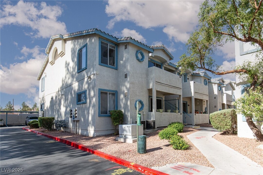 4960 Harrison Dr in Las Vegas, NV - Building Photo