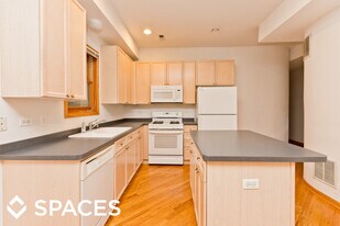 2715 N Wayne Ave, Unit 1S in Chicago, IL - Building Photo