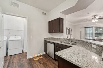 Kingwood Glen in Kingwood, TX - Building Photo - Building Photo