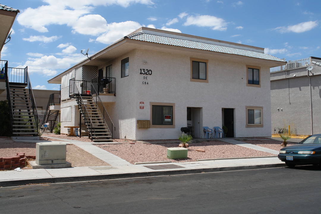 1320 Kari Lee Ct in Las Vegas, NV - Building Photo