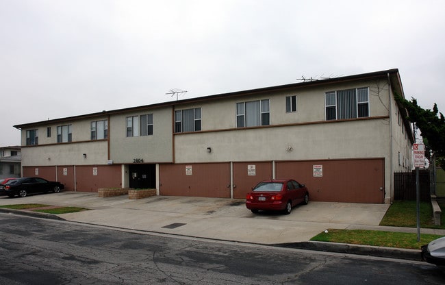 2804 W El Segundo Blvd in Gardena, CA - Foto de edificio - Building Photo