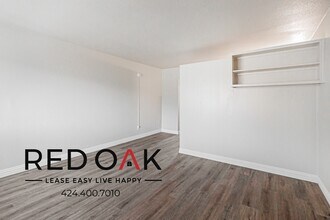 4900 Clair Del Ave in Long Beach, CA - Foto de edificio - Building Photo