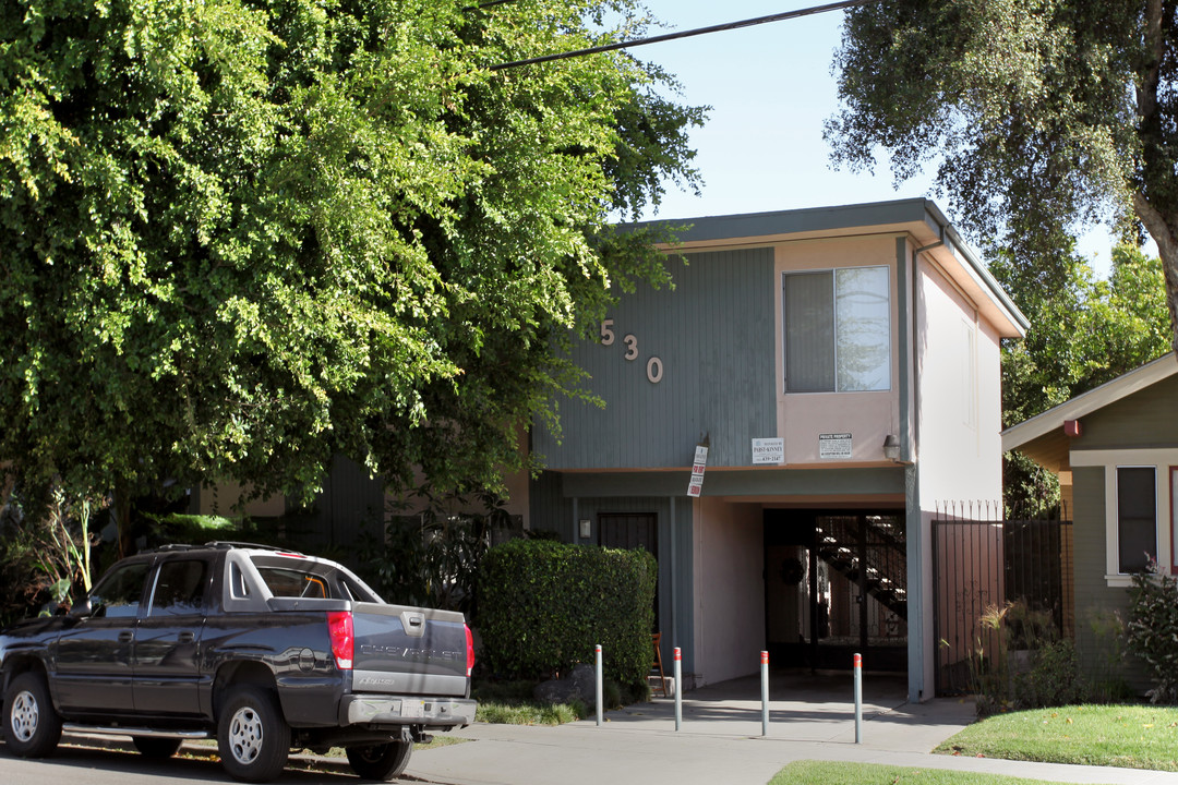 530 Junipero Ave in Long Beach, CA - Building Photo