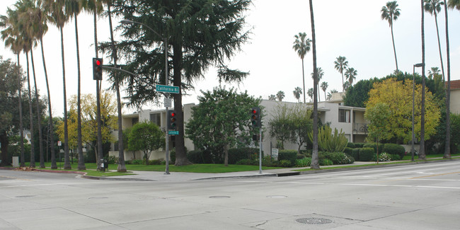 400 California Blvd in Pasadena, CA - Building Photo - Building Photo