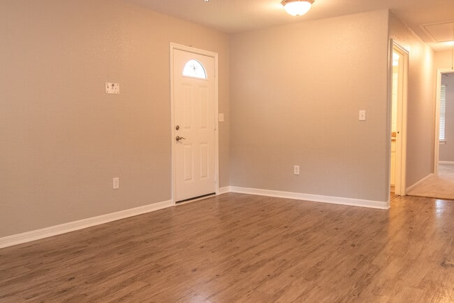 155 Pine Burr St in Vidor, TX - Building Photo - Building Photo