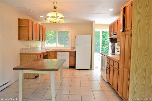 12 Anton Rd in Mansfield, CT - Building Photo - Building Photo