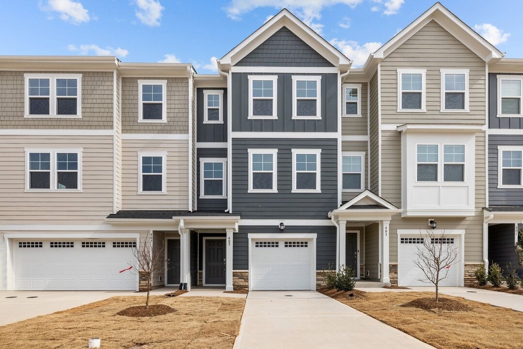 440 Deercroft Dr in Apex, NC - Building Photo