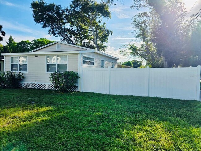 5001 Rena St in St. Petersburg, FL - Building Photo - Building Photo