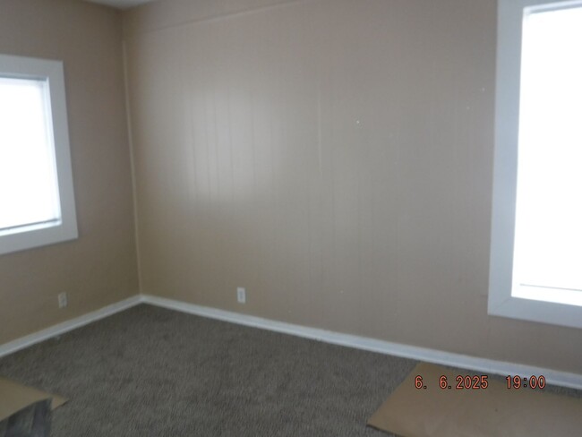 108 N Columbus Ave in Medford, OR - Foto de edificio - Building Photo