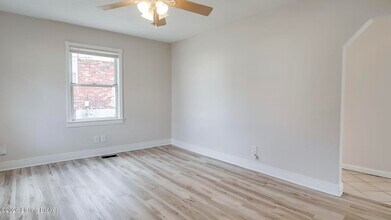 3318 Van Winkle Dr in Louisville, KY - Building Photo - Building Photo