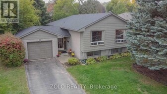 3 Highcroft Rd in Barrie, ON - Building Photo