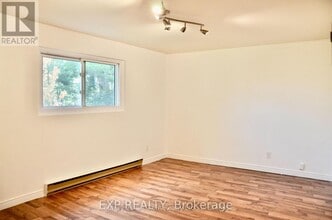 12 Kings Ct in Orillia, ON - Building Photo - Building Photo