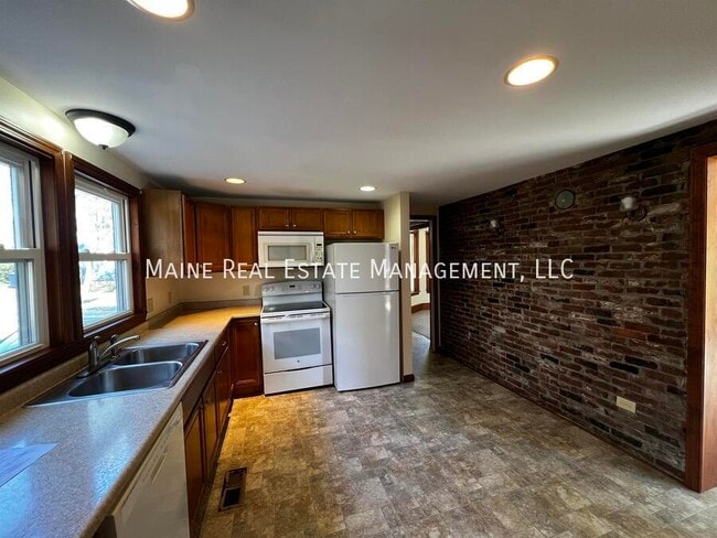 property at 40 Dillingham St