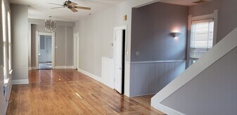 2113 W Charleston St in Chicago, IL - Building Photo
