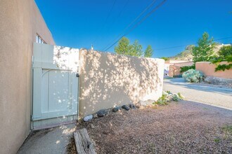 516 Hillside Ave in Santa Fe, NM - Building Photo - Building Photo