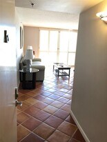19901 E Country Club Dr in Miami, FL - Building Photo