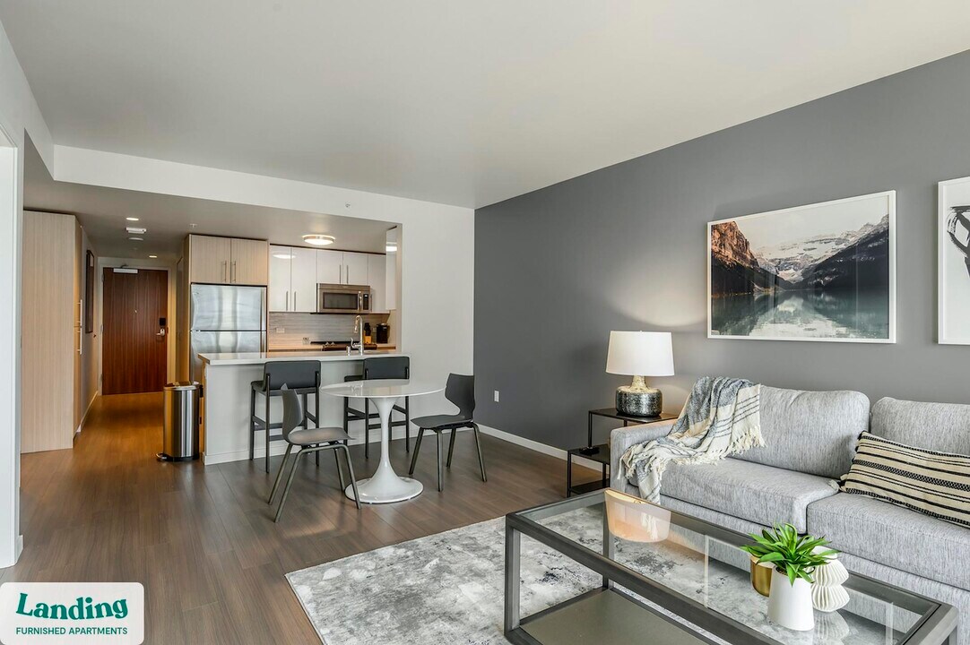 302 Constitution Ave in Bayonne, NJ - Building Photo